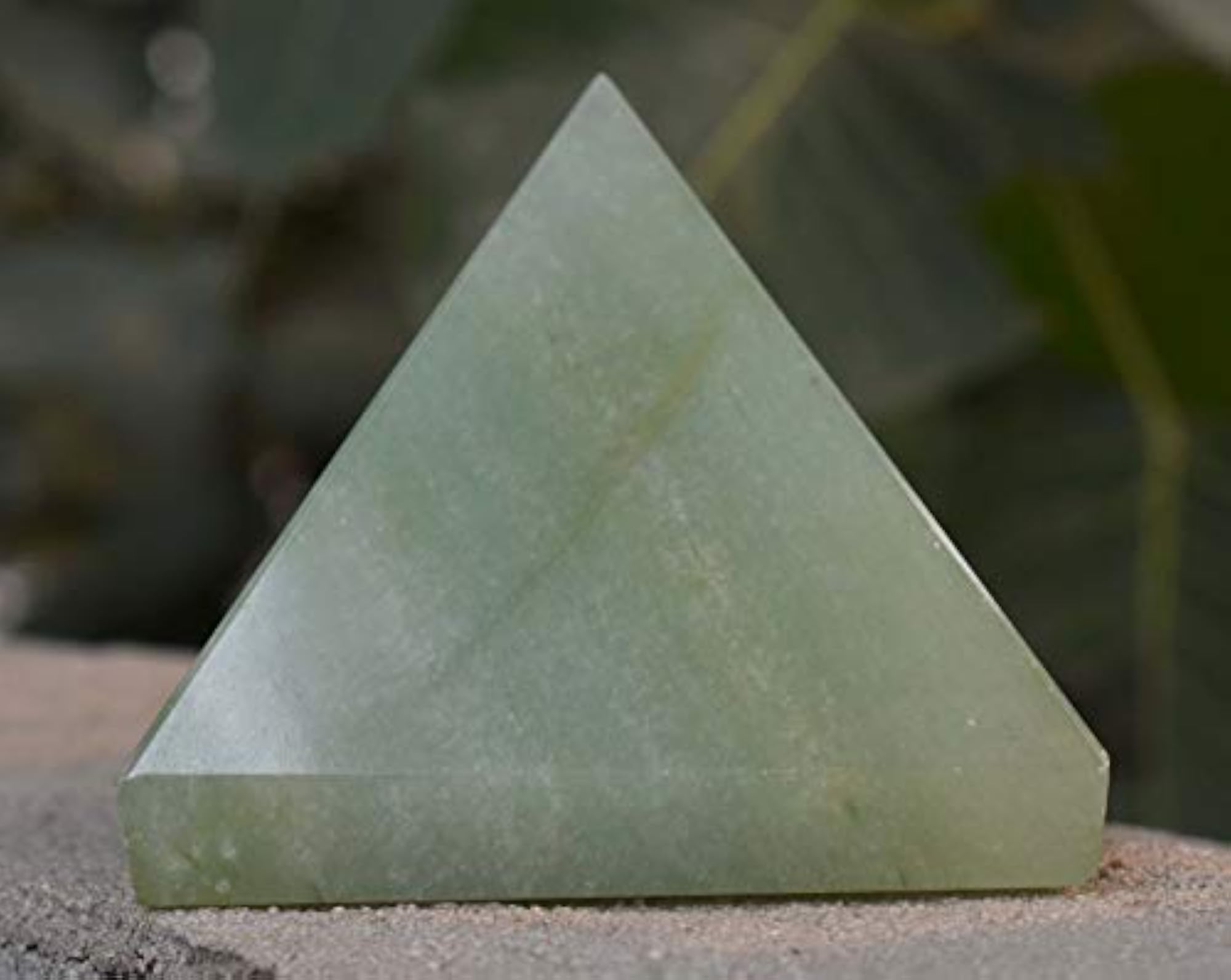 Aventurine Light Pyramid Energy Home Décor Crystal, Natural Vastu Healing